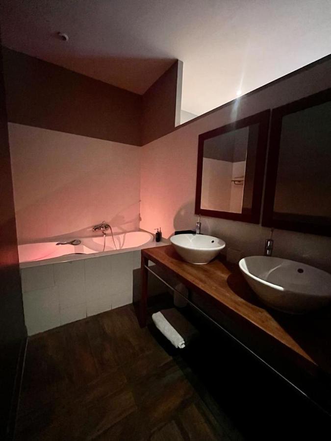 Un Moment Suspendu Apartamento Aix-en-Provence Exterior foto